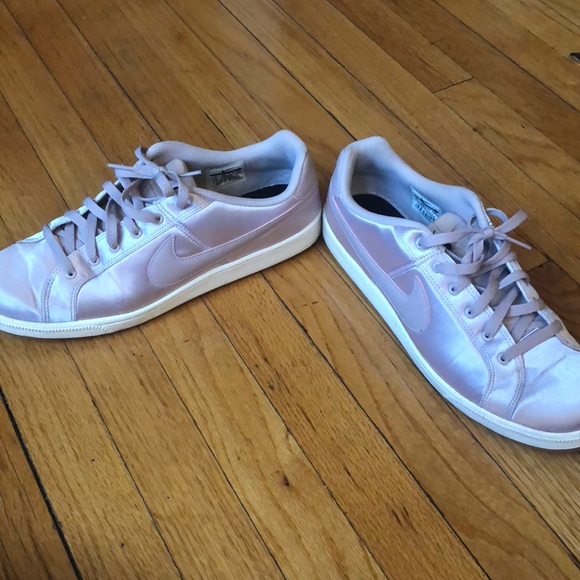 Pink Nike Shoes - Picture 7 of 7